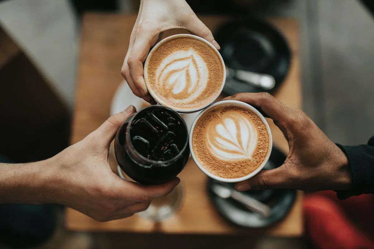 Teman dan cerita di Mikha Coffee